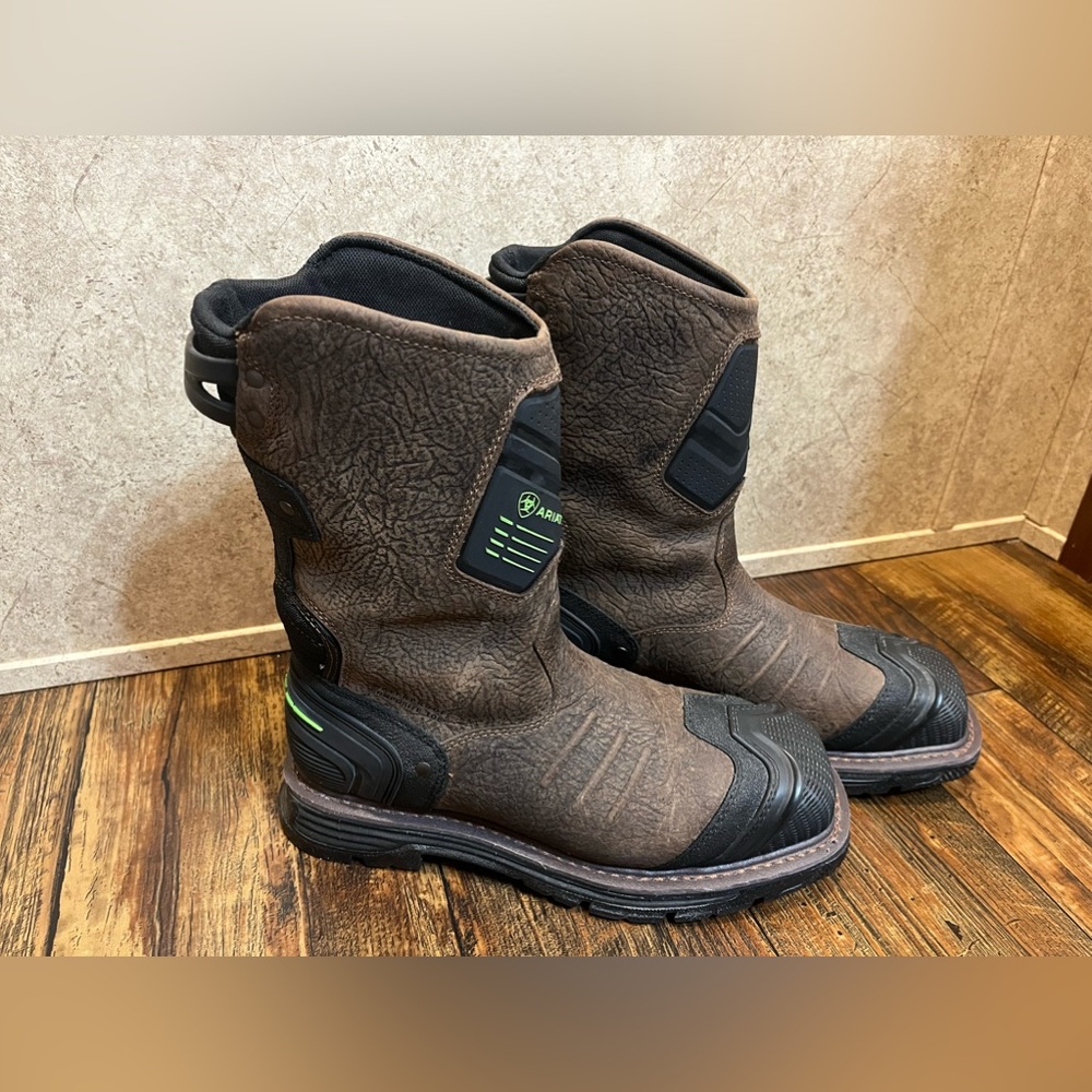 ARIAT Catalyst VX work wide square toe Waterproof composite Toe work boot